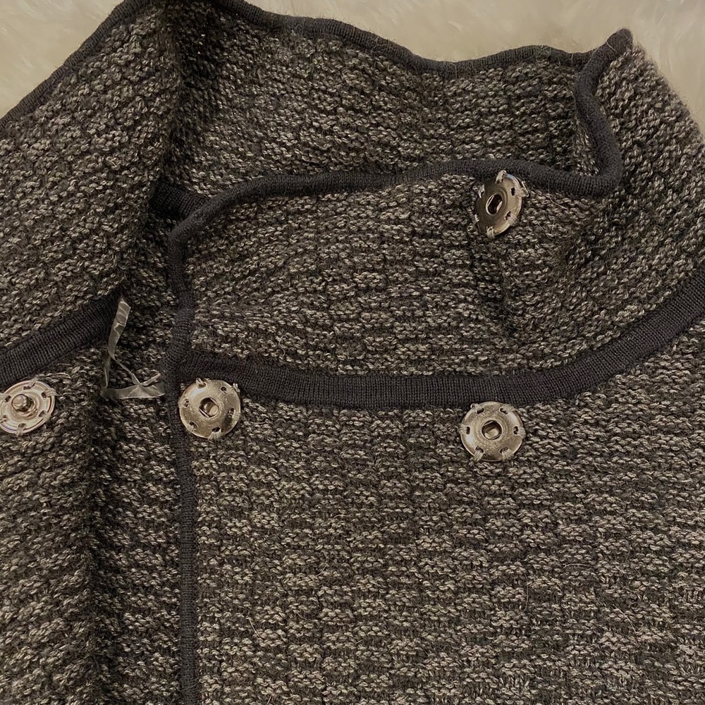 Nine West Gray & Black Wool Snap Top Sweater - Size Large - Picture 4 of 9